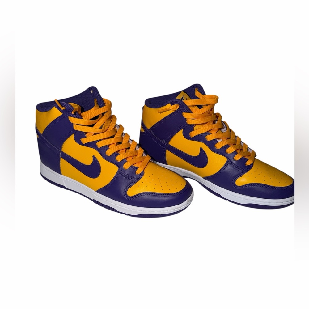 Nike Men's Bold Purple and Gold Sneakers
